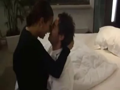 ზრუნავს მის გრძელ შახტზე