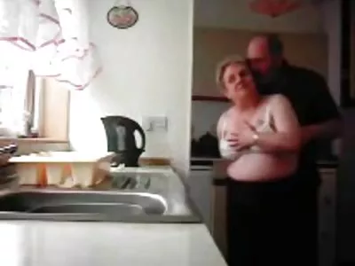 Blowjob საწყისი უცნობი საწყისი ტუალეტის და cum სახეზე