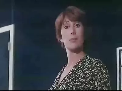 უხეში სამოყვარულო ანალური მოქმედება საწოლზე