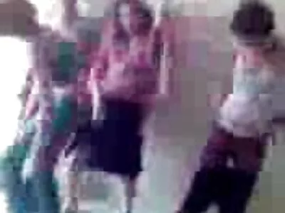 ბიუსტი ცოლი ბიკინის ძუძუებით