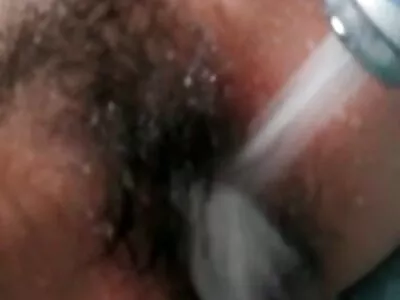 Gym-Slut იღებს შეჭამეს და Fucked Doggystyle